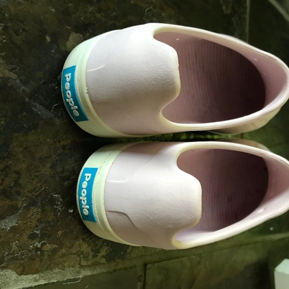 Like new People flats - Picture 2 of 4